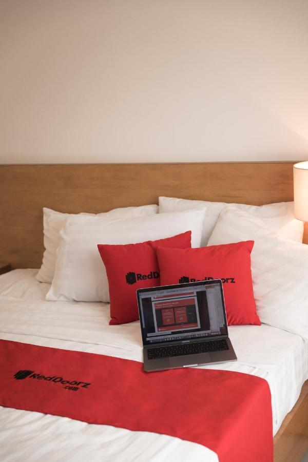 Reddoorz Marieline 2 Hotel Ho Chi Minh-staden Exteriör bild